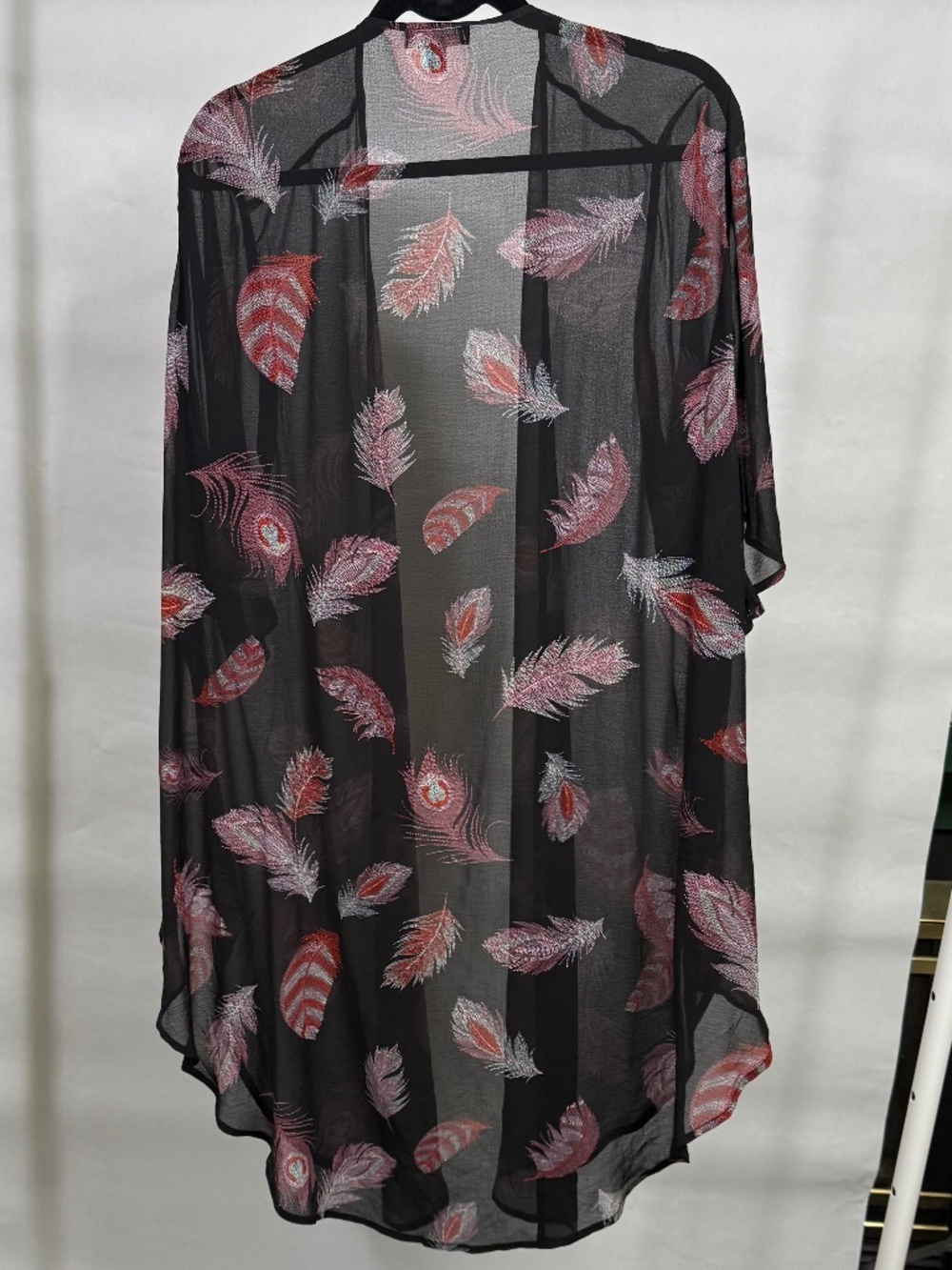 Torrid feather print ruana - size 2